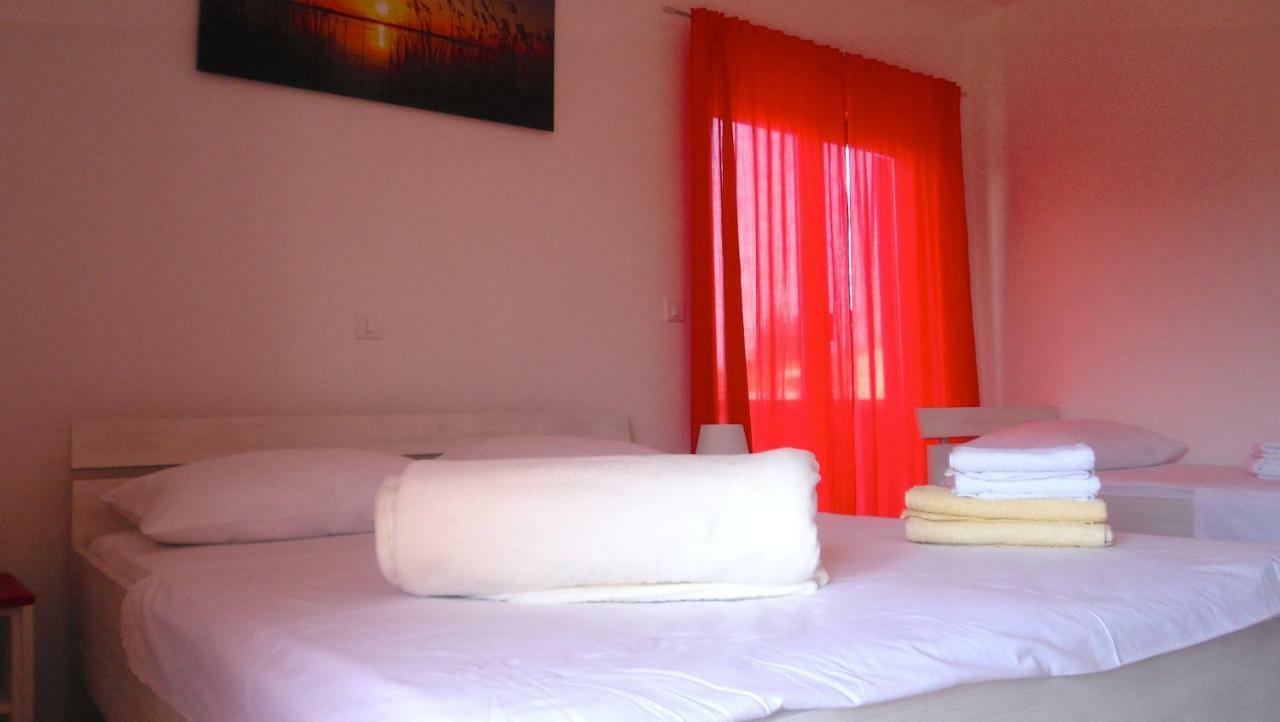 A&L Apartment Sukosan Bagian luar foto